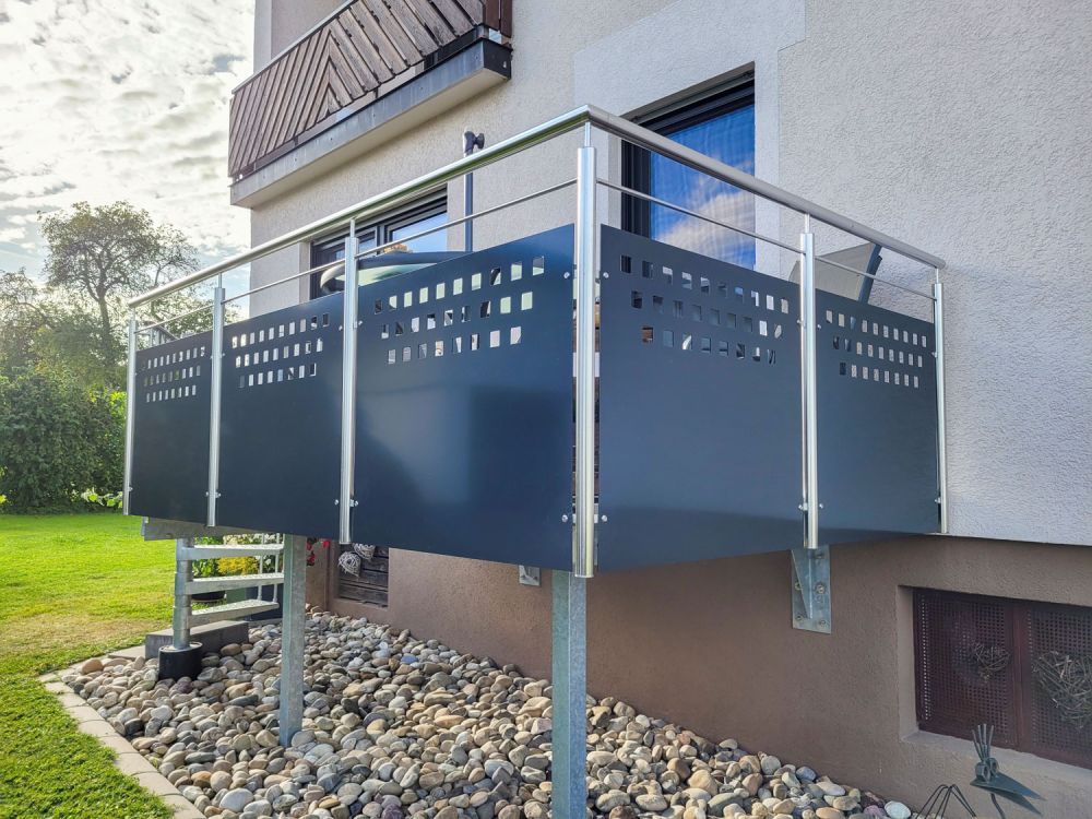 Kleiner Balkon von Walz & Kaufmann Metallbau