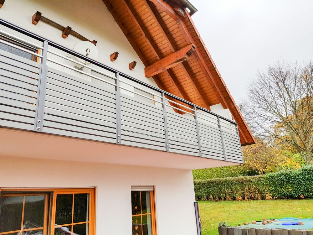 Alu-Geländer von Walz & Kaufmann Metallbau